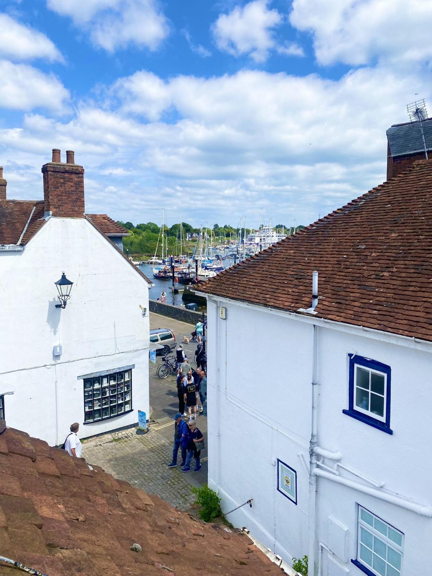 Stylish Cottage With Quay And River View Lymington Extérieur photo